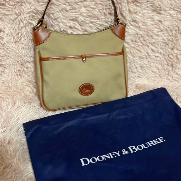 Dooney & Bourke purse - Picture 1 of 7